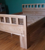 Dvigulė medinė miegamojo lova. Du atlošai. Medis uosis (ML4)