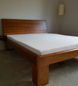 Dvigulė medinė miegamojo lova. Be patalynės stalčių. Medis uosis (ML54)
